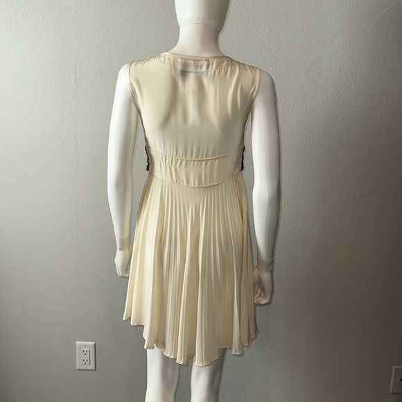 Meghan Fabulous LA *Carlin* ivory silk embellished pleated dress 2 - Picture 6 of 8